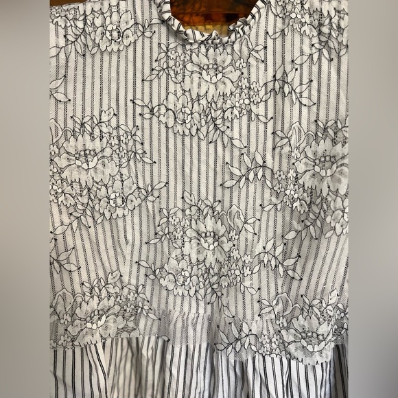 Zara Woman Striped Lace Floral Sheer Layer Size medium blouse top black white - Picture 5 of 8